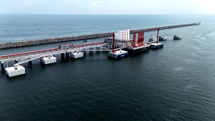 �B�m(x��)���꣡ï���۲��R�¸ۅ^(q��)30�f(w��n)����(j��)ԭ�ʹa�^�����ٶȘs�@ï���й�·ˮ�\(y��n)���̡�ƽ�����ء����O(sh��)�����(xi��ng)Ŀ